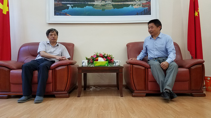 李俊会见金诚_副本.jpg 李俊会见金诚_副本.jpg